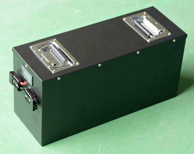 LiFePO4 bateria de lítio 48V 50Ah para cortador de relva com BMS