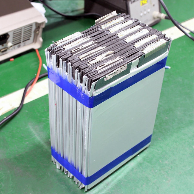 Batterie de polymère lithium rechargeable 48V 40Ah pour véhicules électriques 1500W