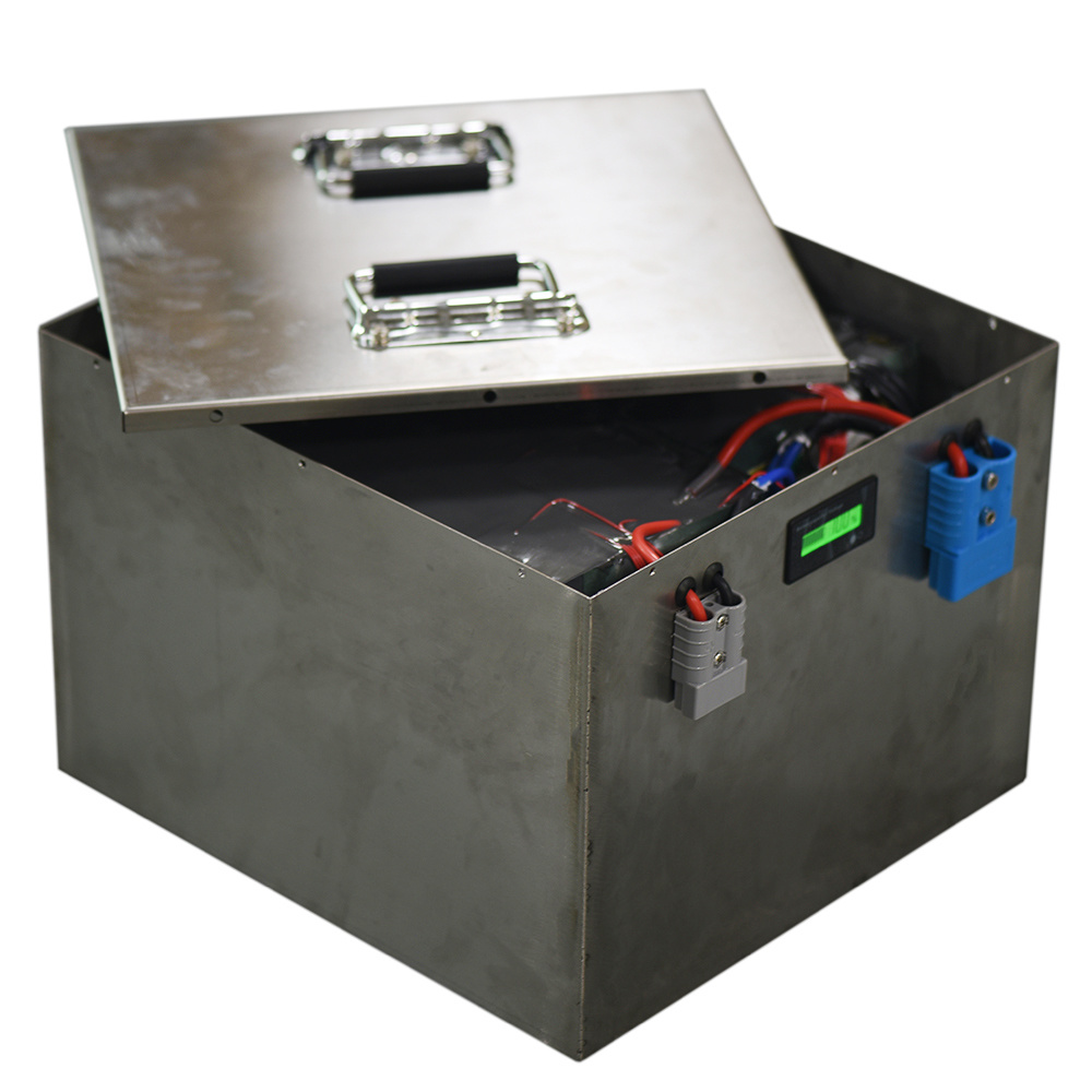 Delong personalizado de batería recargable de 48V 100AH ​​15S4P LFP con acero inoxidable para almacenamiento de energía / barco