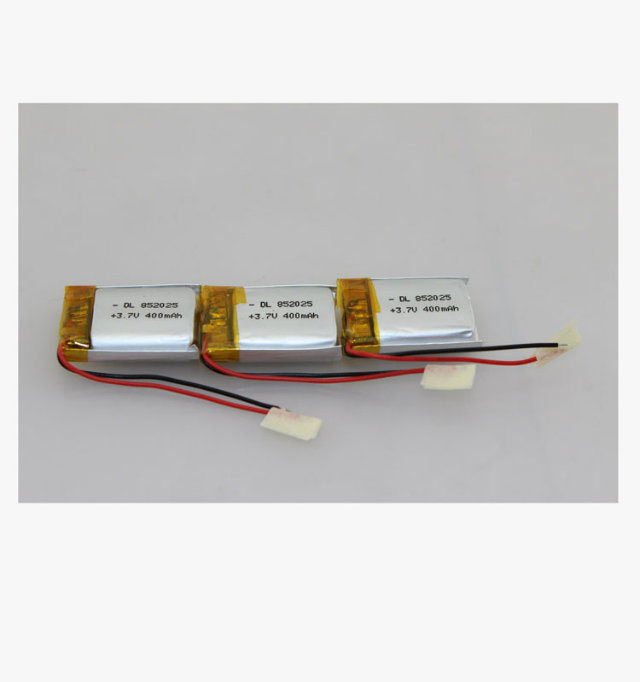 China Fabrik wiederaufladbar 852025 3.7V 400mAh Li-Ion-Polymerbatterie