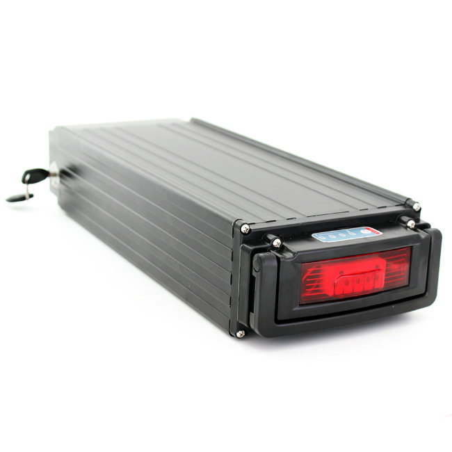 Paquete de baterías de bicicletas E ion de alta calidad con luz de cola roja