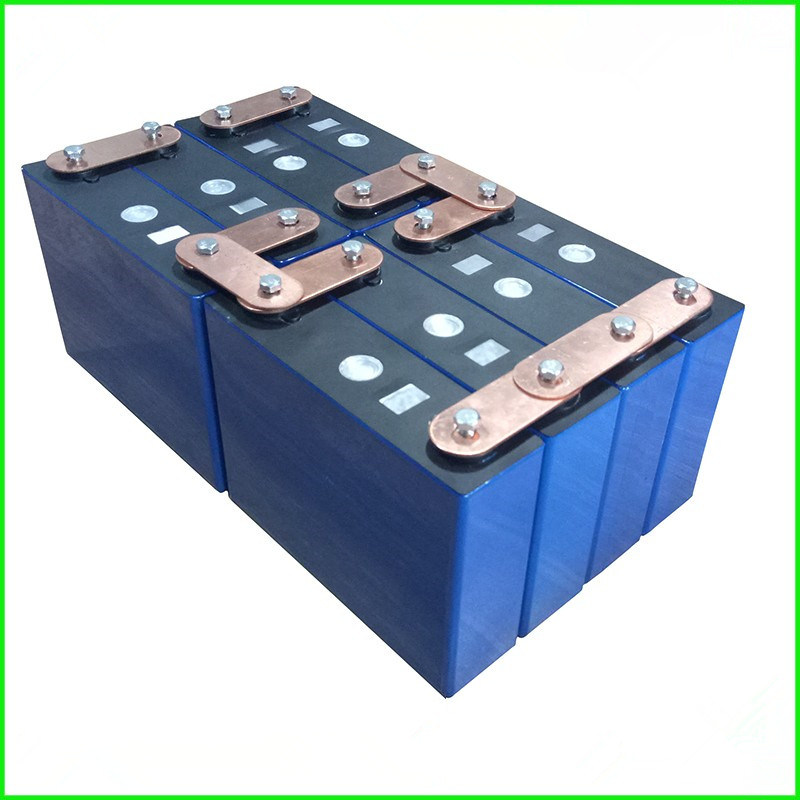 Almacenamiento de ciclo largo recargable Solar Lifepo4 Battery Pack 12V 120AH 240Ah para la nave de camper Jardín Baterías de cobertizo
