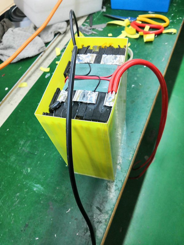 Paquet de batterie LIFEPO4 personnalisé 12V 50AH